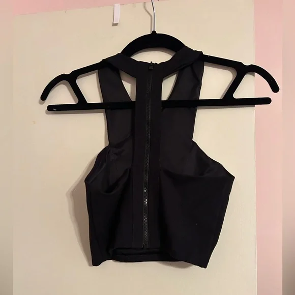 Express Crop Top - Picture 2 of 3